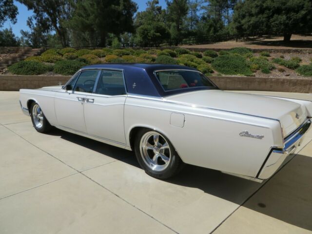 Lincoln Continental 1967 image number 11