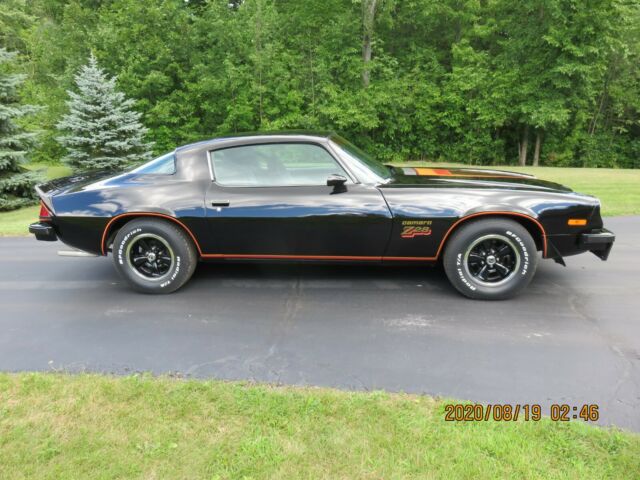 Chevrolet Camaro 1977 image number 1