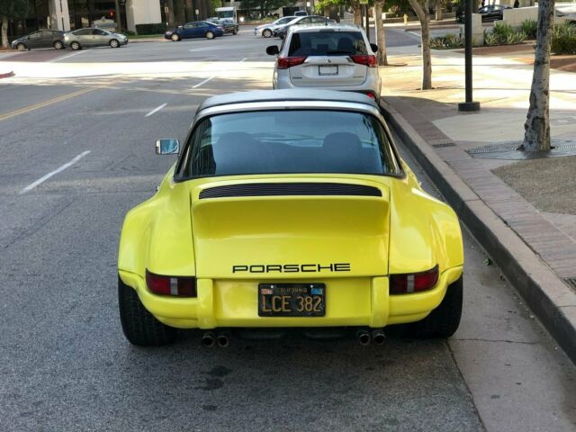 Porsche 911 1972 image number 25