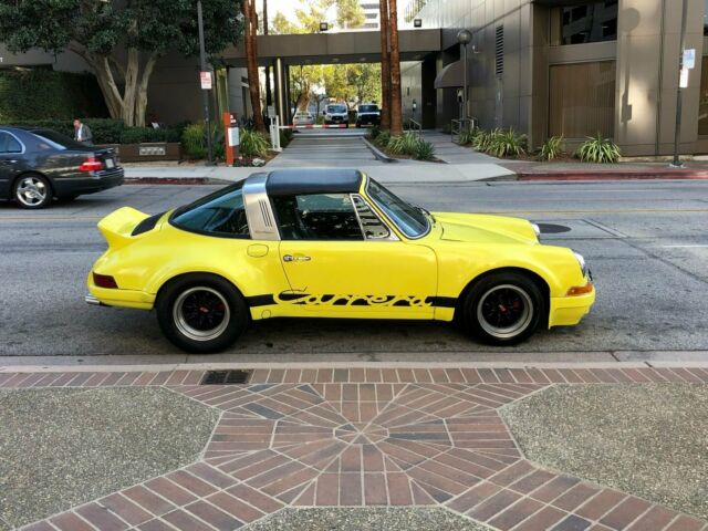 Porsche 911 1972 image number 28