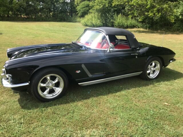 Chevrolet Corvette 1962 image number 0