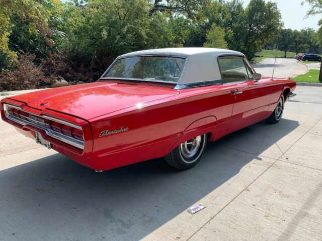 Ford Thunderbird 1966 image number 28