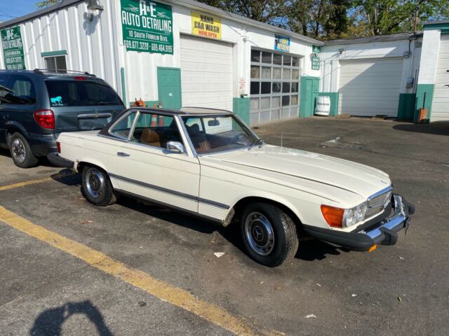 Mercedes-Benz SL-Class 1974 image number 1