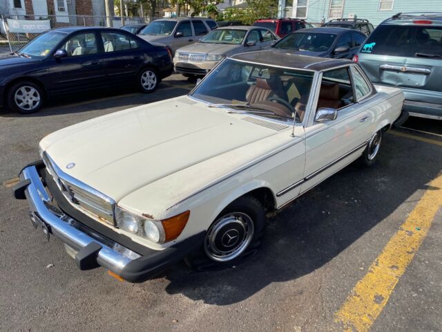 Mercedes-Benz SL-Class 1974 image number 3