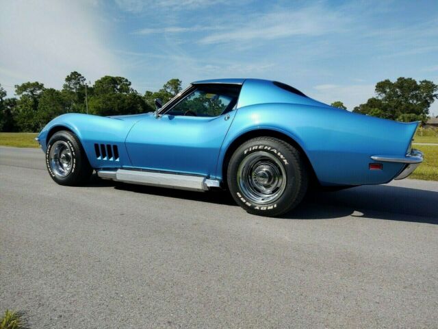 Chevrolet Corvette 1968 image number 2