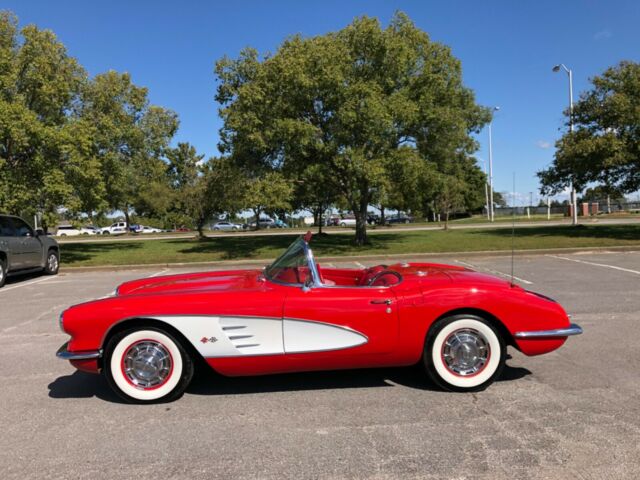 Chevrolet Corvette 1960 image number 0