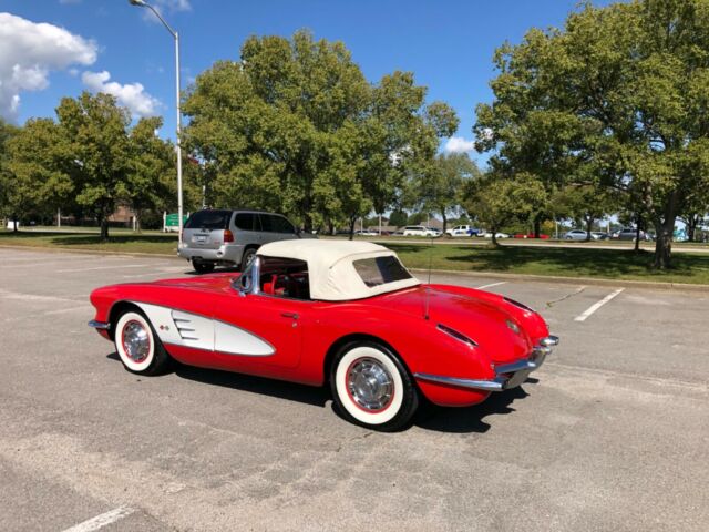 Chevrolet Corvette 1960 image number 23