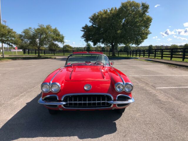 Chevrolet Corvette 1960 image number 28