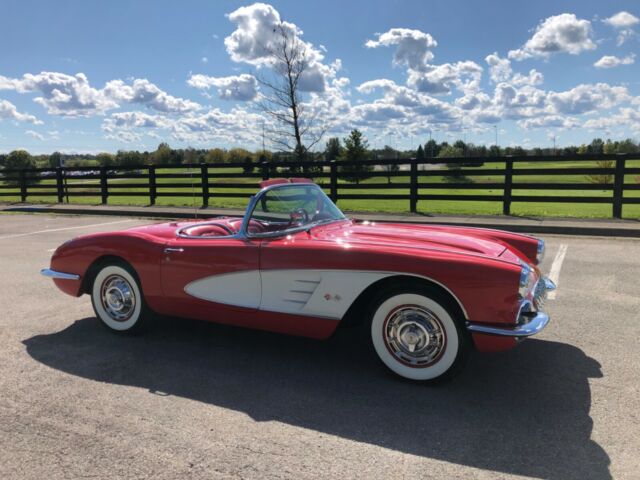 Chevrolet Corvette 1960 image number 29