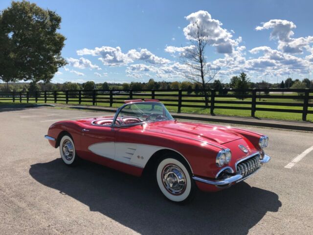 Chevrolet Corvette 1960 image number 31