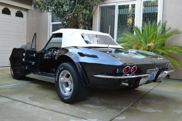 Chevrolet Corvette 1963 image number 19