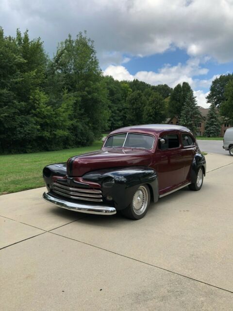 Ford 2-Door Sedan 1947 image number 16