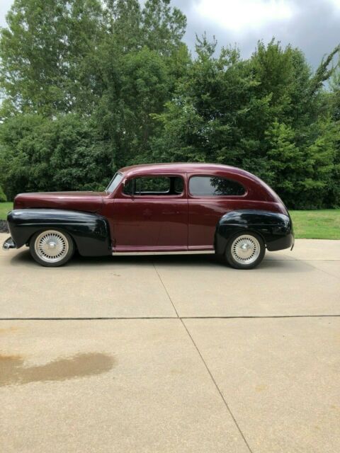 Ford 2-Door Sedan 1947 image number 17