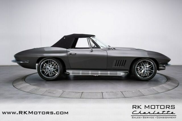 Chevrolet Corvette 1967 image number 13