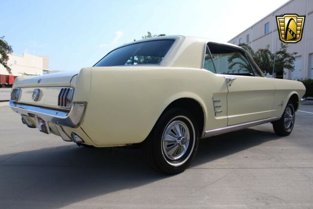 Ford Mustang 1966 image number 15