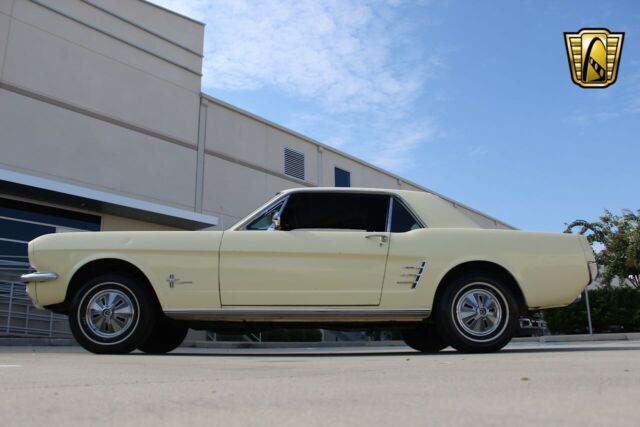 Ford Mustang 1966 image number 31