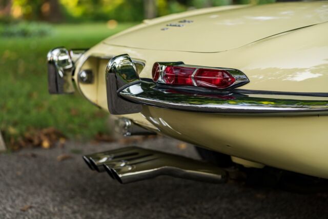 Jaguar E-Type Roadster 1967 image number 44