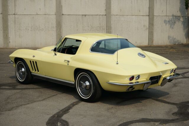 Chevrolet Corvette 1966 image number 18