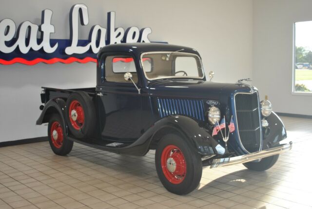 Ford V8 Flathead Pickup 1936 image number 1