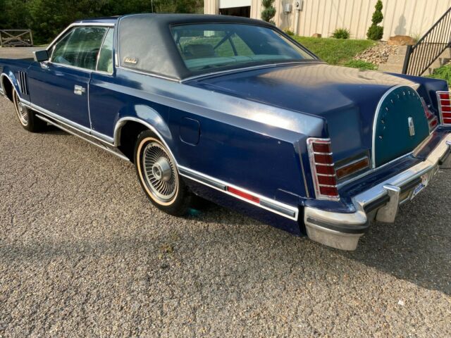 Lincoln Continental 1979 image number 30