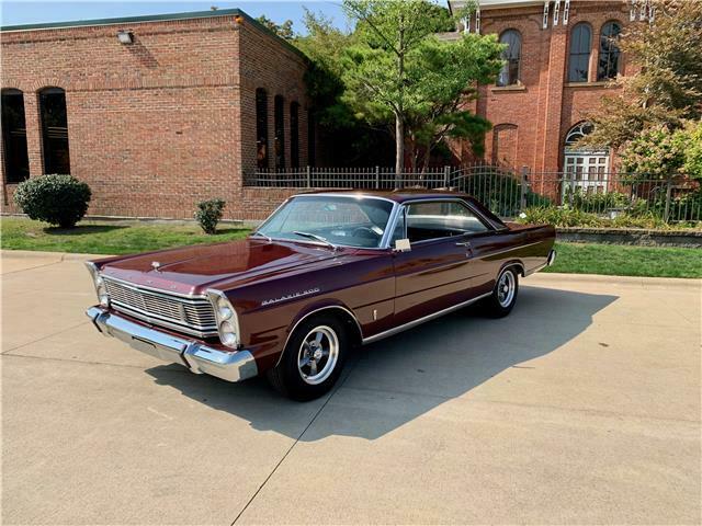 Ford Galaxie 1965 image number 1