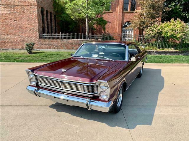 Ford Galaxie 1965 image number 2