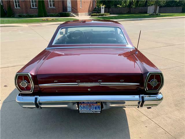 Ford Galaxie 1965 image number 34