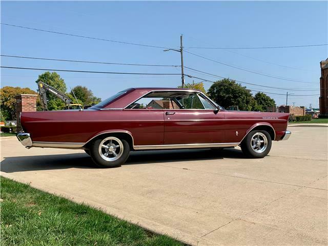 Ford Galaxie 1965 image number 7