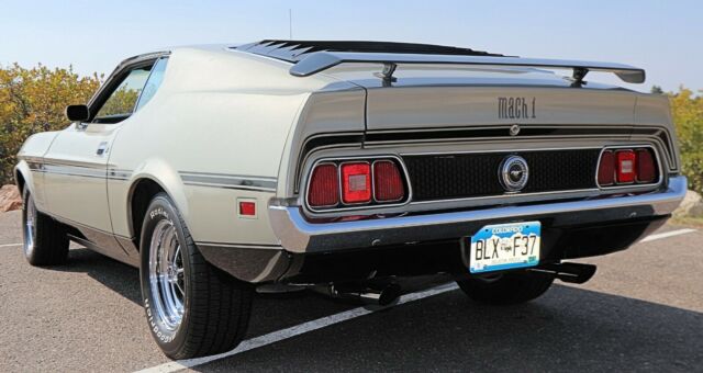 Ford Mustang 1972 image number 27