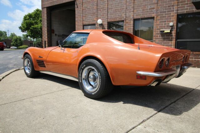 Chevrolet Corvette 1971 image number 2