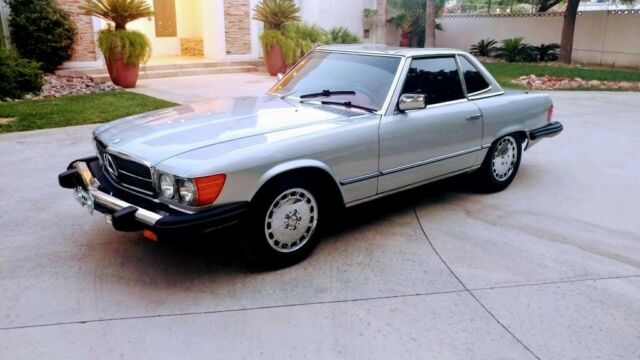 Mercedes-Benz SL-Class 1979 image number 0