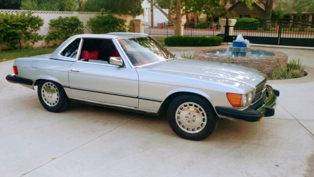 Mercedes-Benz SL-Class 1979 image number 26