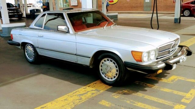 Mercedes-Benz SL-Class 1979 image number 29