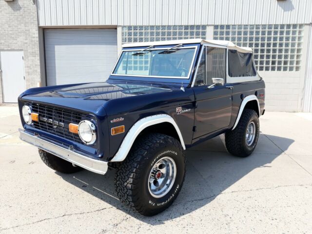 Ford Bronco 1975 image number 18