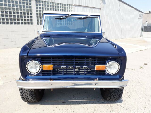 Ford Bronco 1975 image number 2