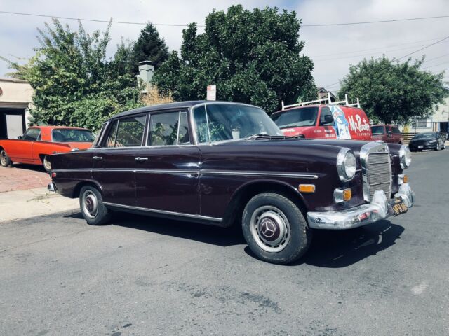 Mercedes-Benz 200 1965 image number 30