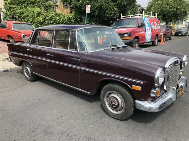 Mercedes-Benz 200 1965 image number 34