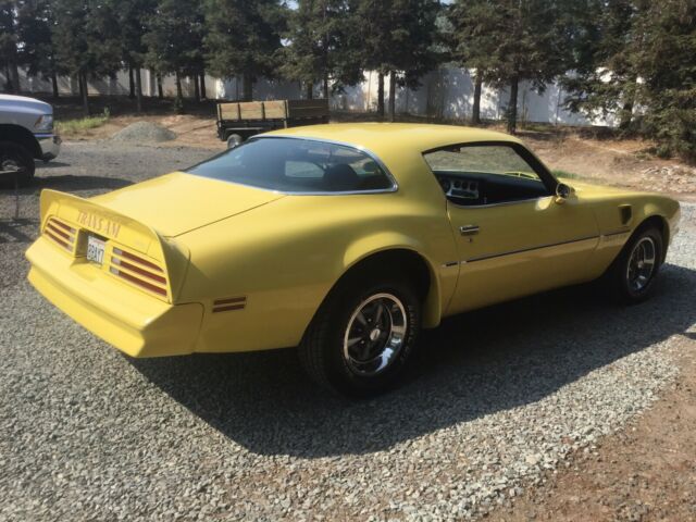 Pontiac Firebird Trans Am 1977 image number 33