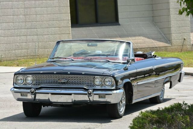 Ford Galaxie 1963 image number 16