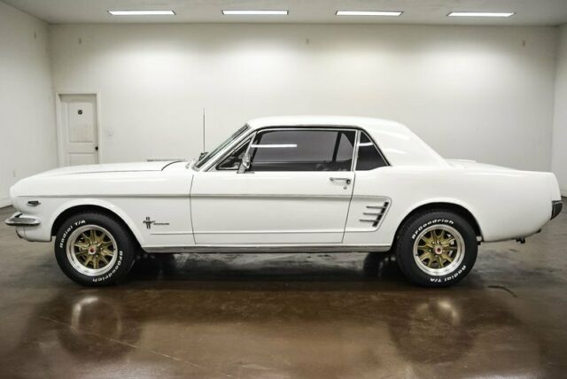 Ford Mustang 1966 image number 27