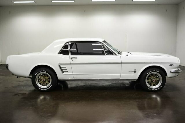 Ford Mustang 1966 image number 31