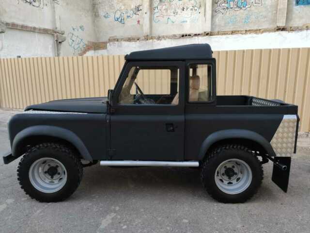 Land Rover Defender 1973 image number 5