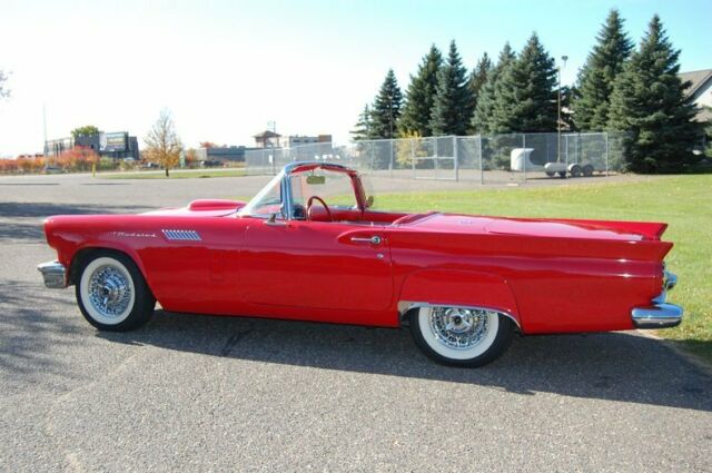 Ford Thunderbird Convertible 1957 image number 16