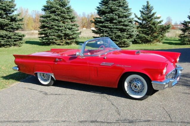 Ford Thunderbird Convertible 1957 image number 35