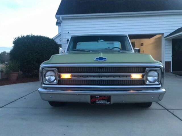 Chevrolet C-10 1969 image number 2