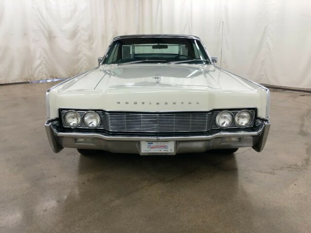 Lincoln Continental 1967 image number 2