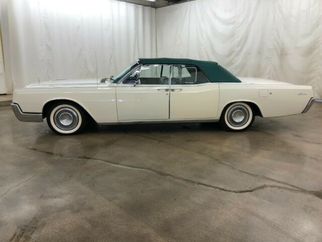 Lincoln Continental 1967 image number 28