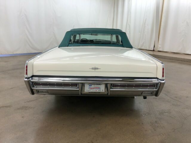 Lincoln Continental 1967 image number 30