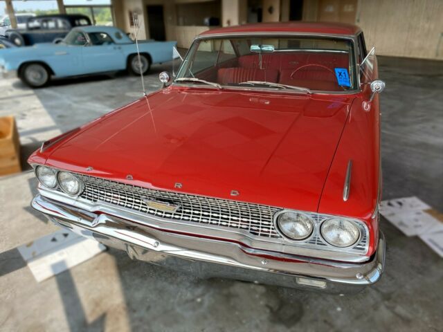 Ford Galaxie 1963 image number 1