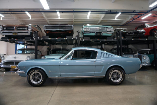 Ford Mustang 289 V8 2+2 Fastback 1965 image number 1